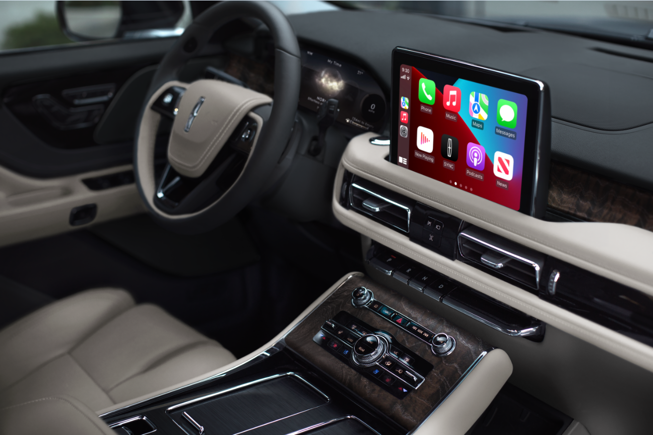 The interior of a Lincoln Aviator® SUV is shown with emphasis on the center touchscreen | Star Lincoln in Southfield MI