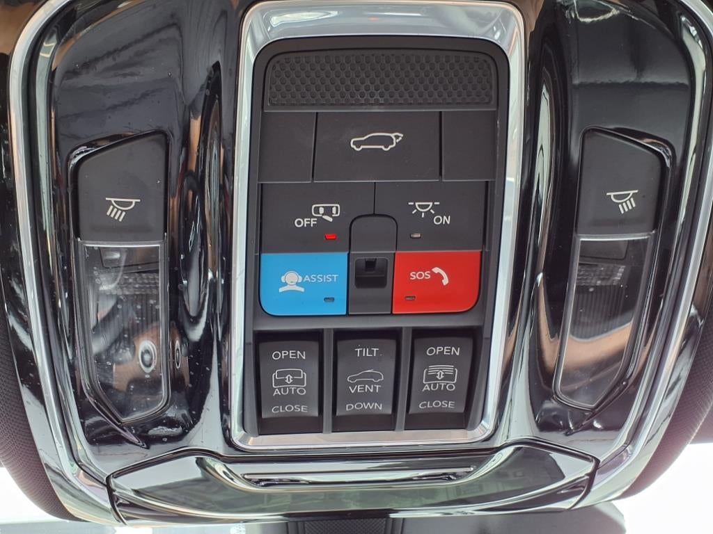 2023 Jeep Grand Cherokee Summit