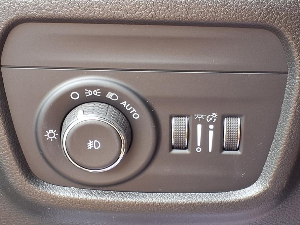 2023 Jeep Grand Cherokee Summit