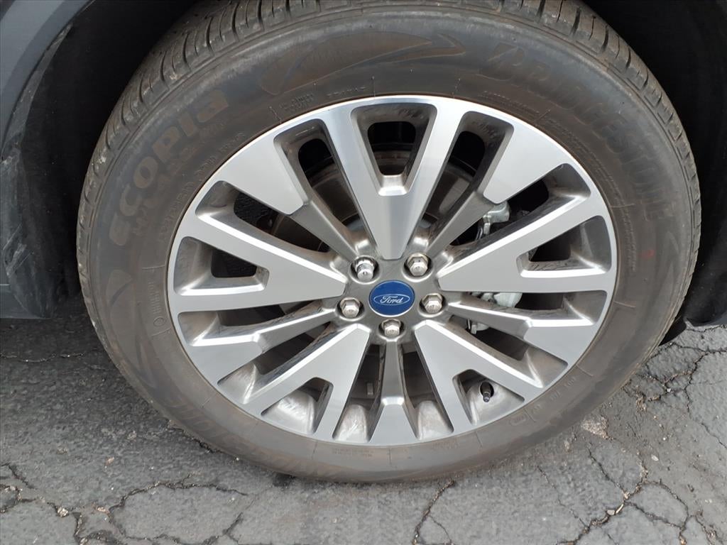 2022 Ford Escape Titanium