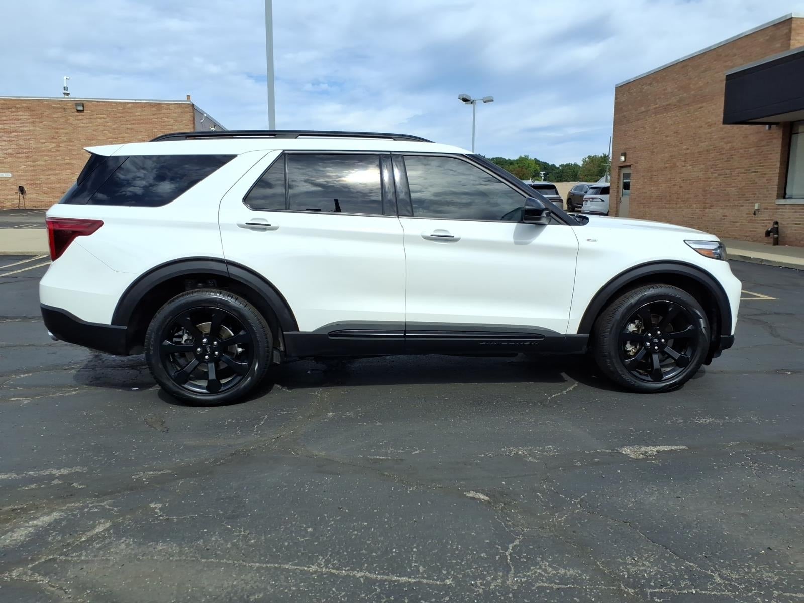 2023 Ford Explorer ST-Line