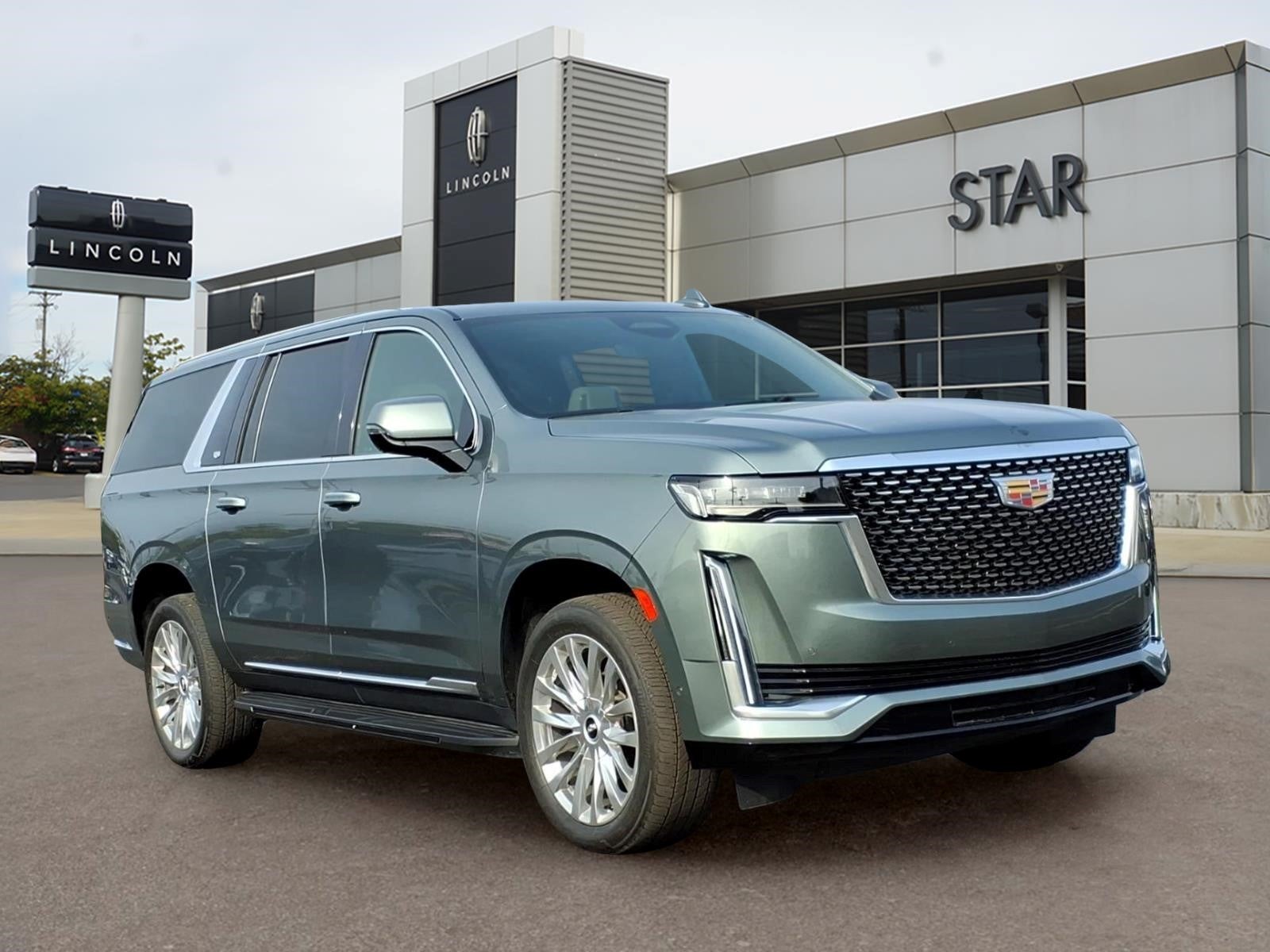 2024 Cadillac Escalade ESV Premium
