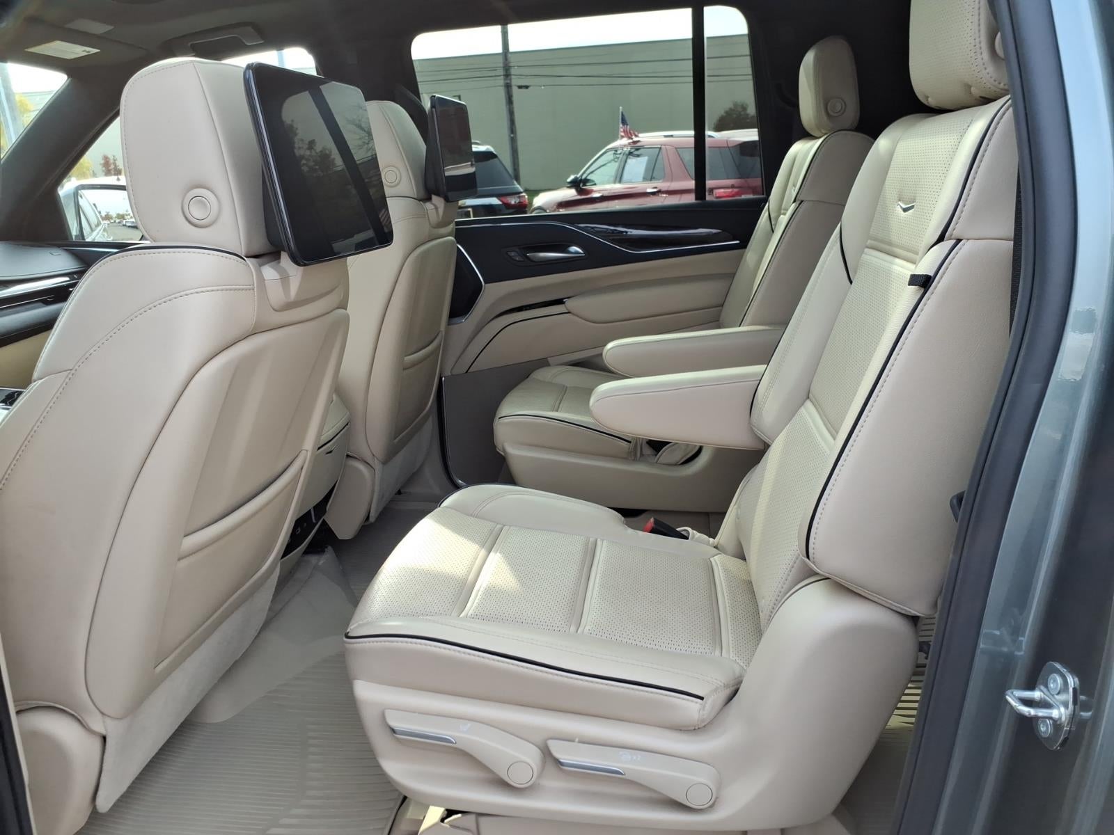 2024 Cadillac Escalade ESV Premium