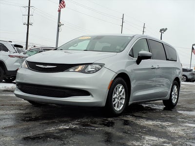 2023 Chrysler Voyager LX