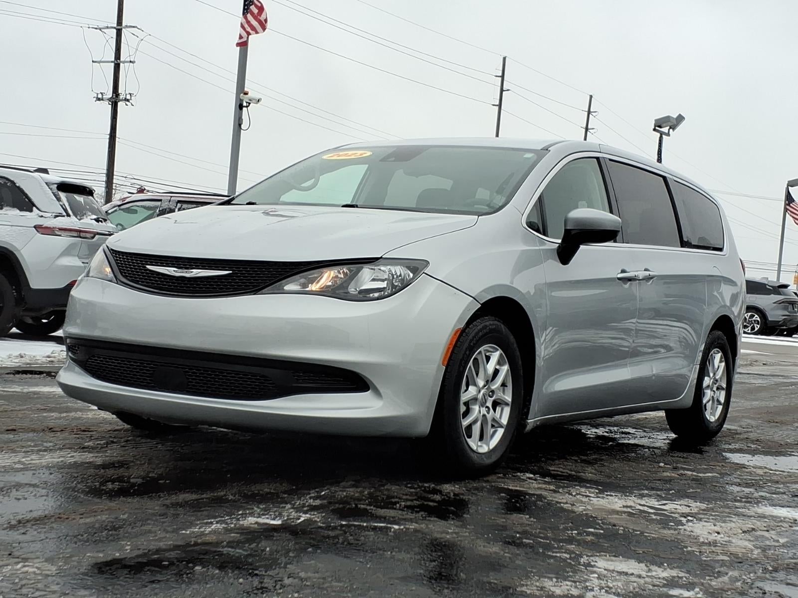 2023 Chrysler Voyager LX