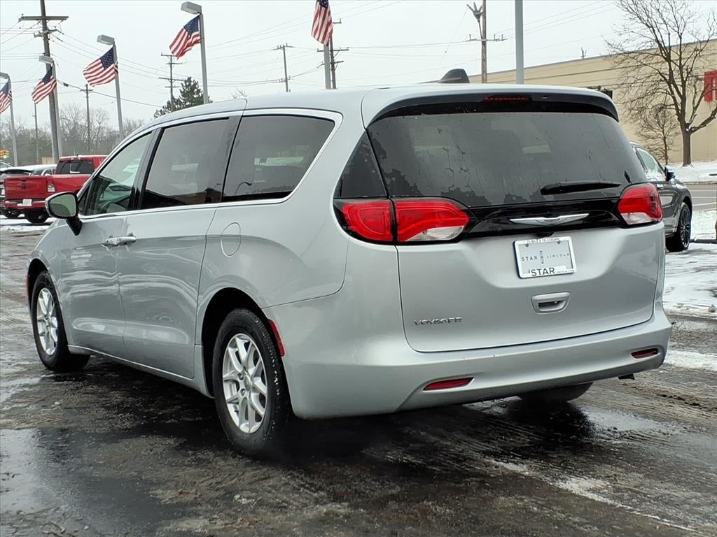 2023 Chrysler Voyager LX