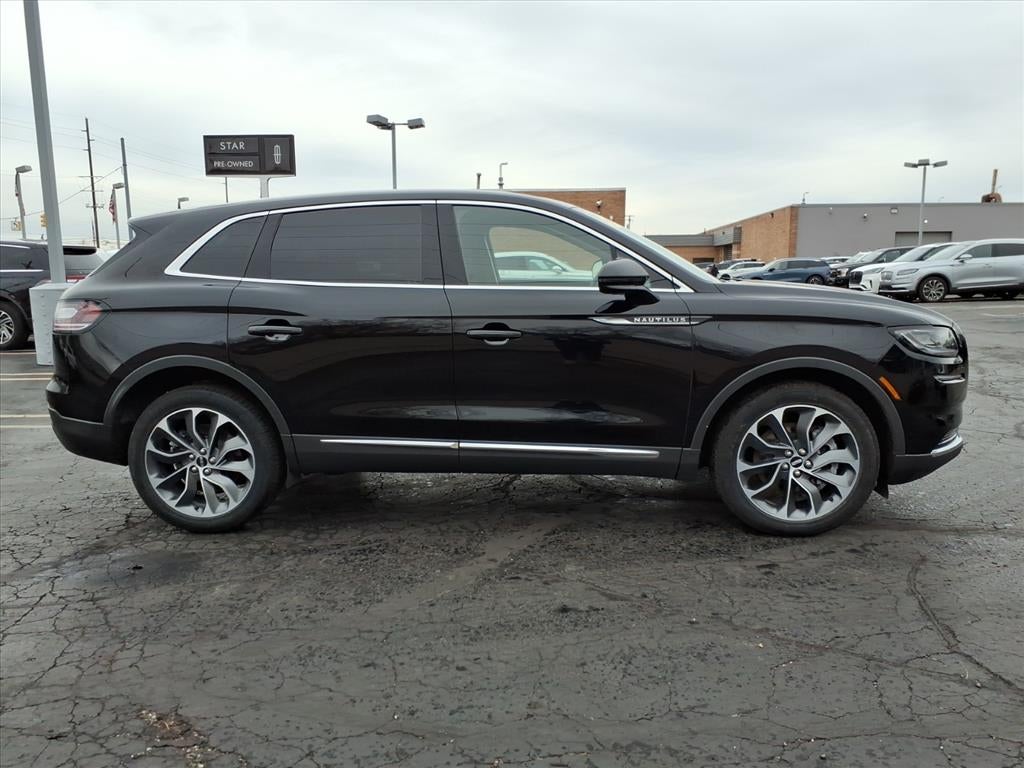 2022 Lincoln Nautilus Reserve