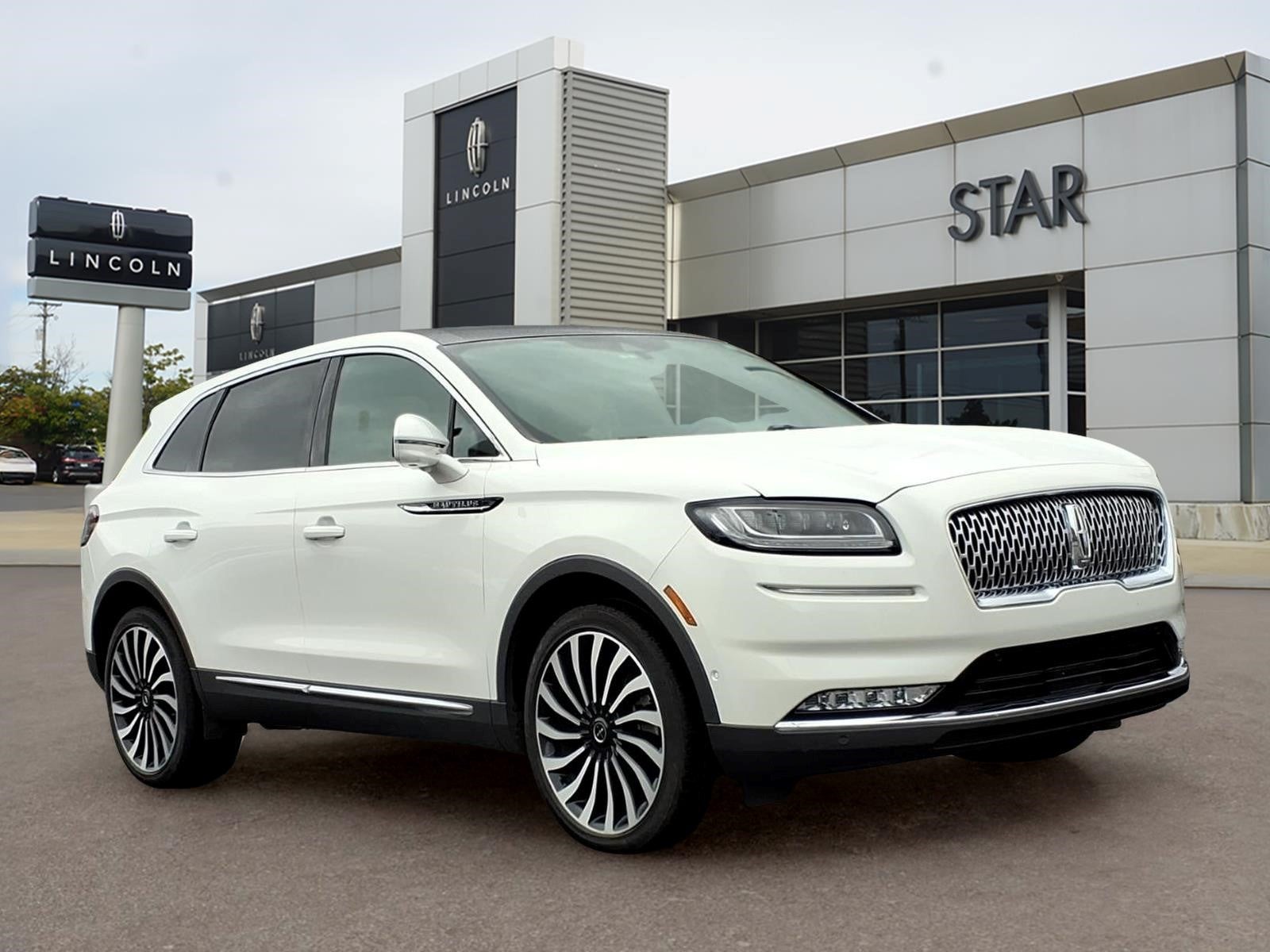 2022 Lincoln Nautilus Black Label