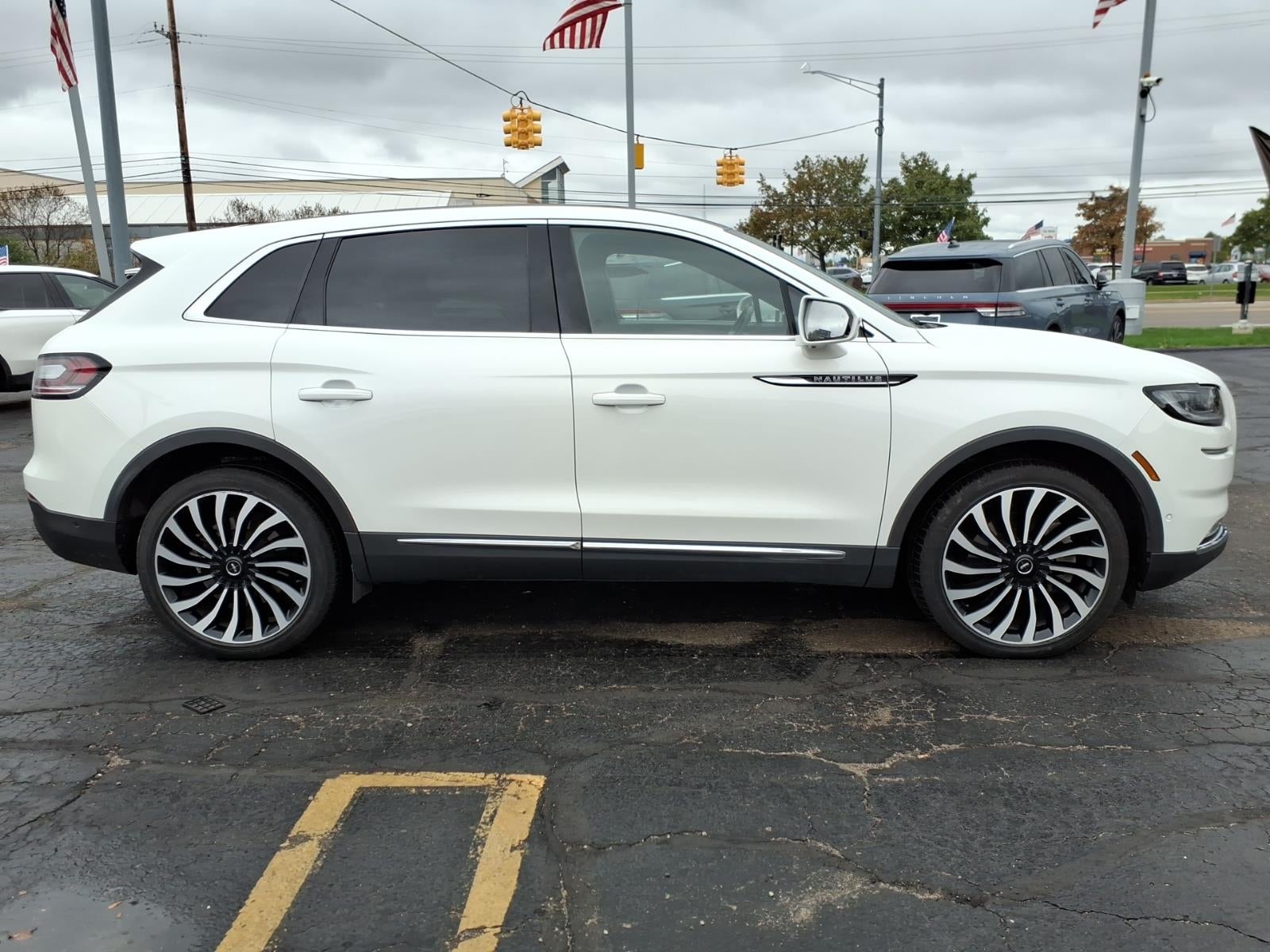 2022 Lincoln Nautilus Black Label