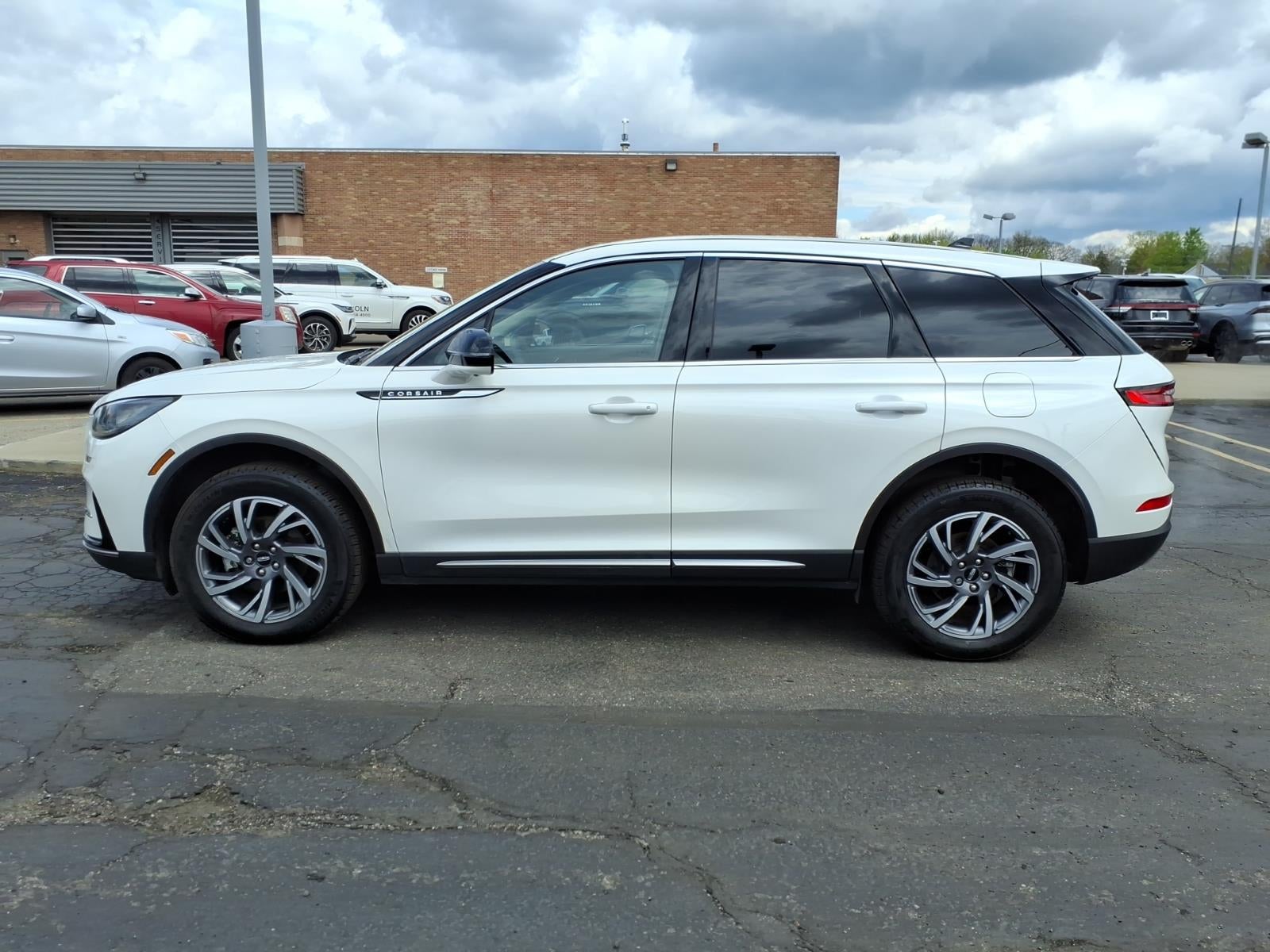 2023 Lincoln Corsair Standard