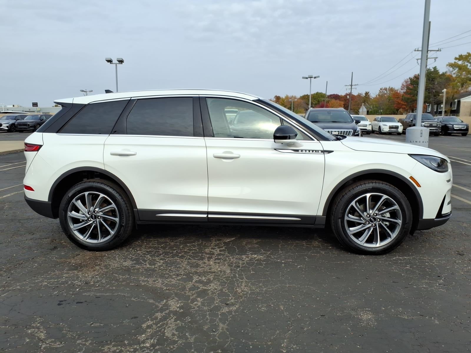 2023 Lincoln Corsair Standard