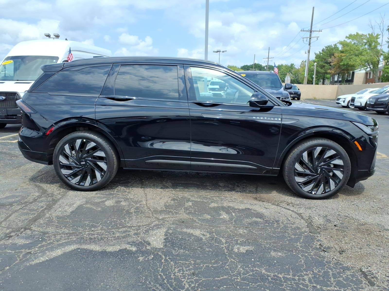 2025 Lincoln Nautilus Reserve