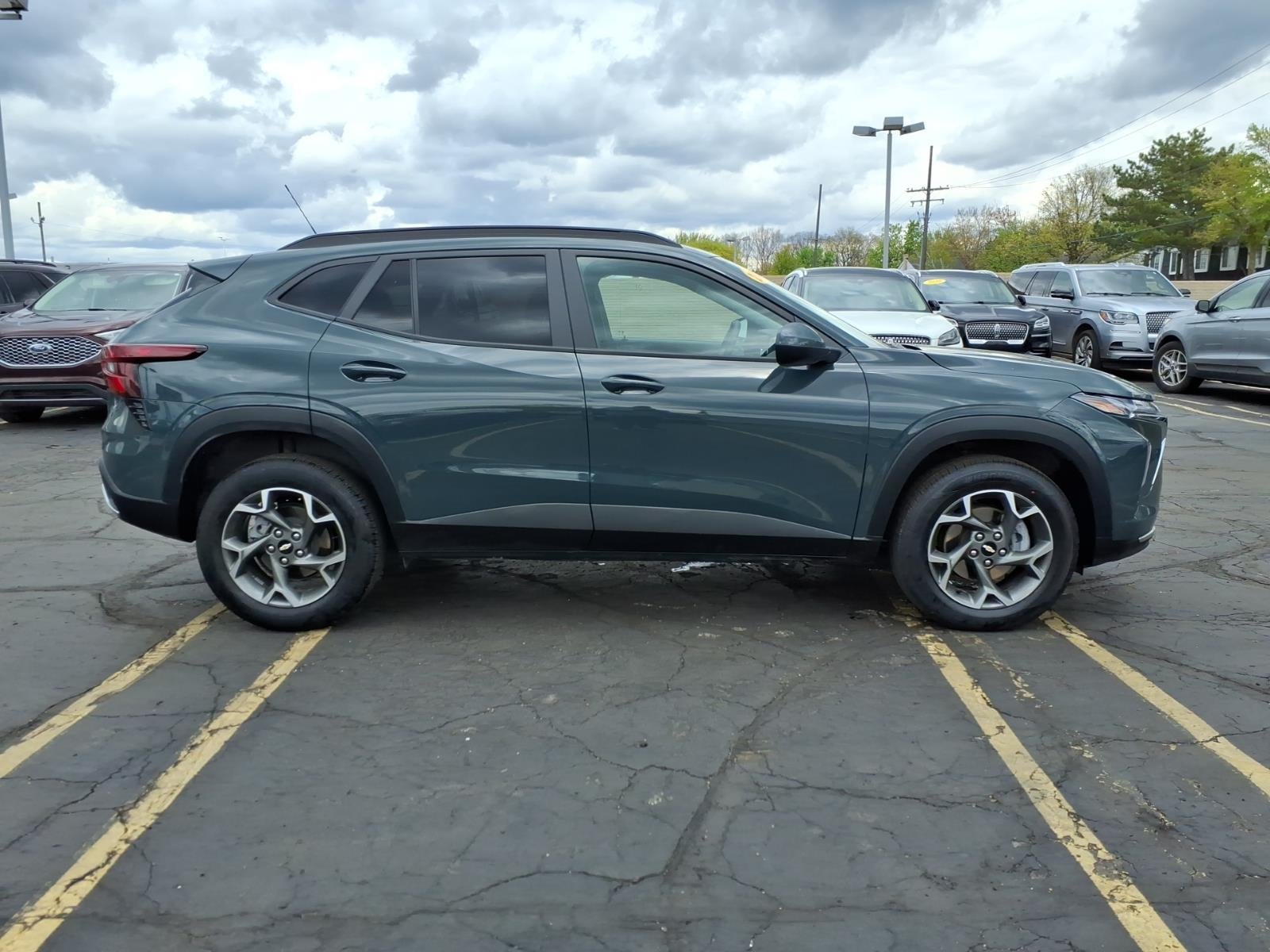 2025 Chevrolet Trax LT