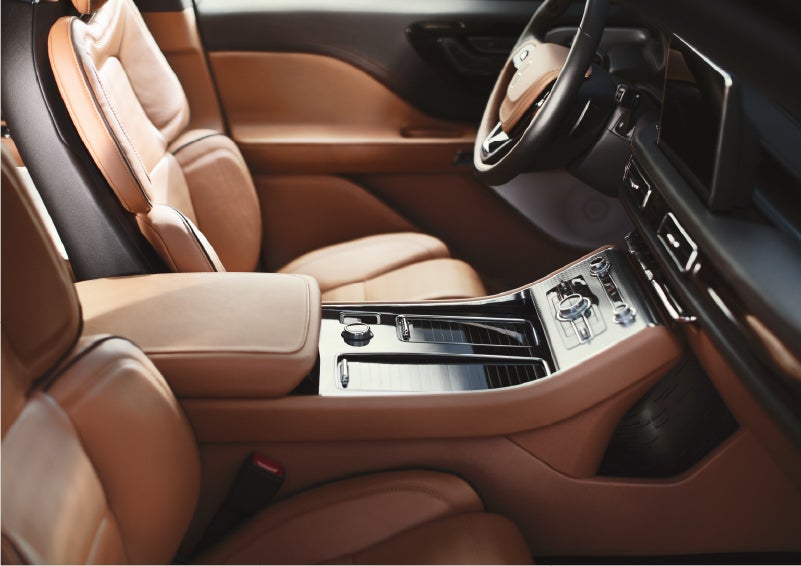 A 2023 Lincoln Aviator® Black Label model is shown in the Flight interior theme | Star Lincoln in Southfield MI