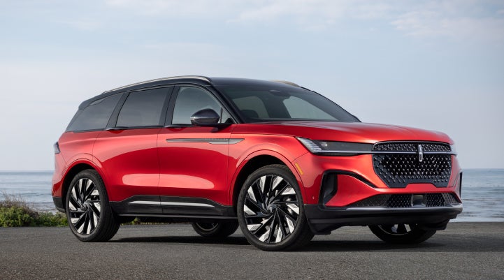 A 2024 Lincoln Nautilus® Reserve model is shown with the stylish available Jet Appearance Package. | Star Lincoln in Southfield MI