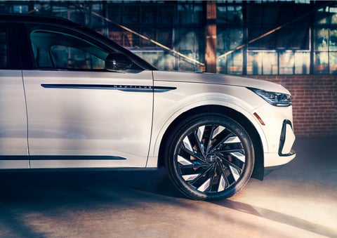 The wheels of the available Jet Appearance Package are highlighted. | Star Lincoln in Southfield MI