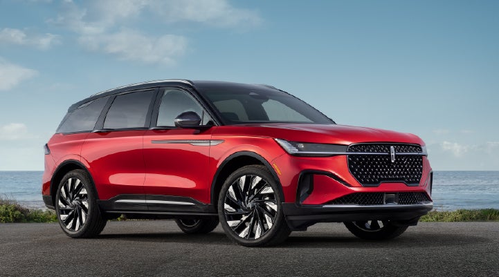 A 2025 Lincoln Nautilus® Reserve model is shown with the stylish available Jet Appearance Package. | Star Lincoln in Southfield MI