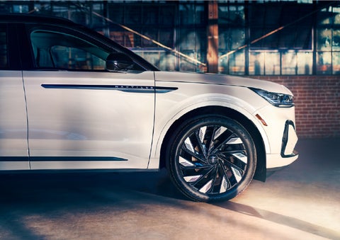 The wheels of the available Jet Appearance Package are highlighted. | Star Lincoln in Southfield MI