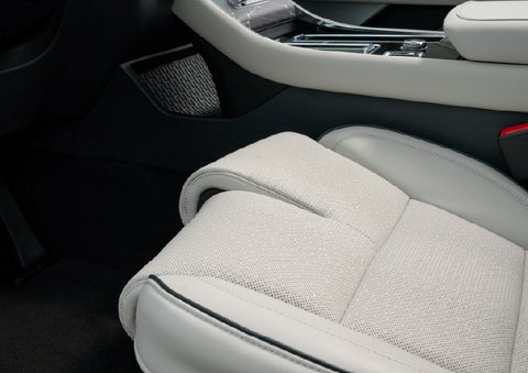 The front passenger Perfect Position seat is shown with the thigh extender adjusted.| Star Lincoln in Southfield MI